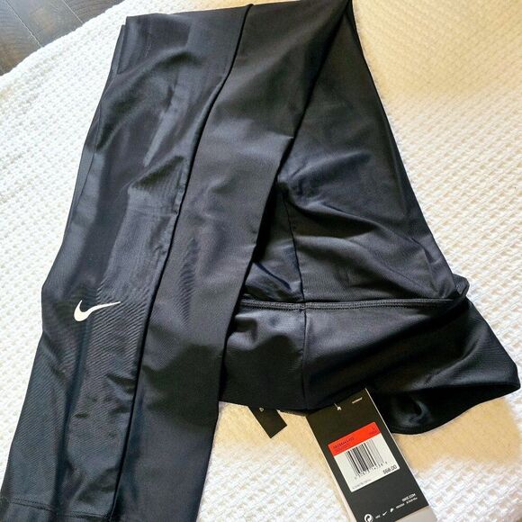 Black Nike UPF40 Standard Fit Leggings Size Medium NWT - Picture 2 of 5